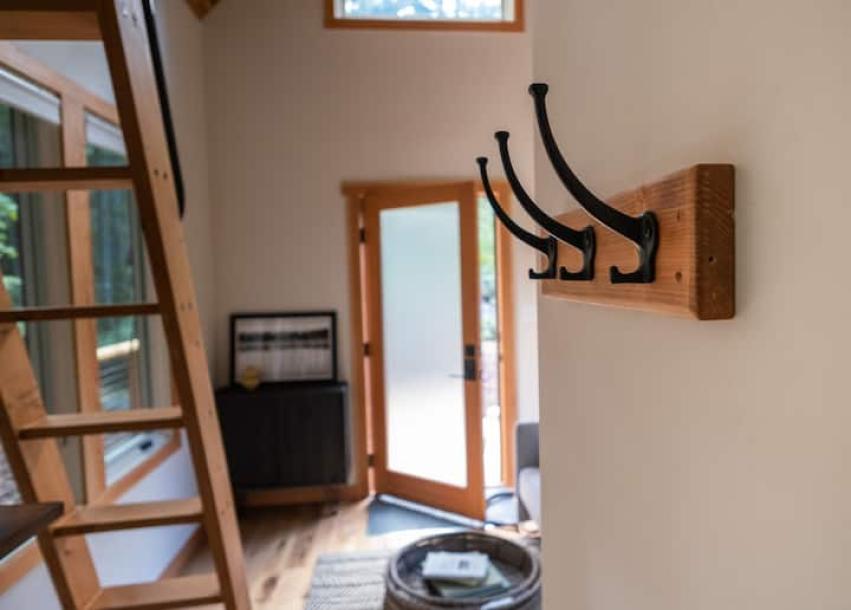 Entire cabin in Vashon, Washington 2 guests1 bedroom1 bed1 bath-18