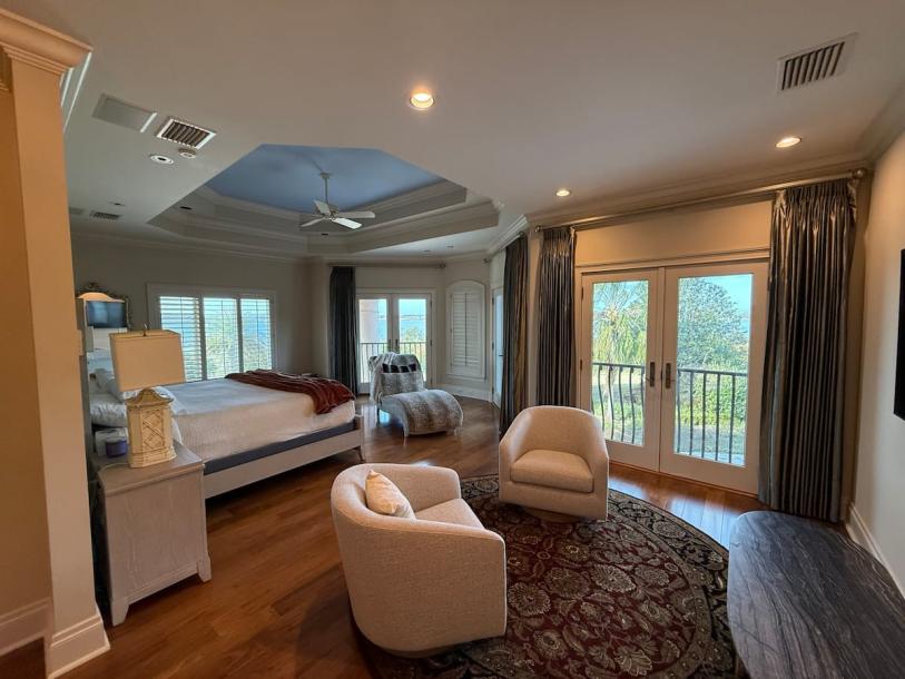 A serene lake side estate 6 bedrooms 8.5 bathrooms-6