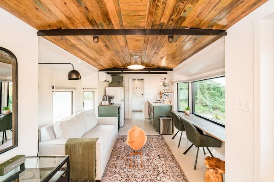 Train in Lynchburg, Virginia 3 guests1 bedroom2 beds1 bath-16