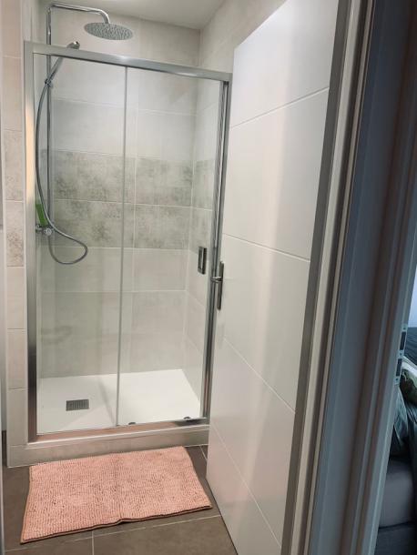 Entire rental unit in Lyon, France 4 guests1 bedroom1 bed1 bath-4