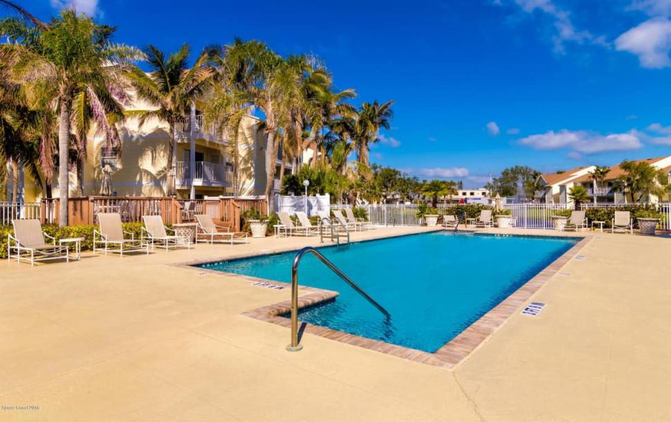 Luxury Beachside Condo · Half Mile from Beach-13