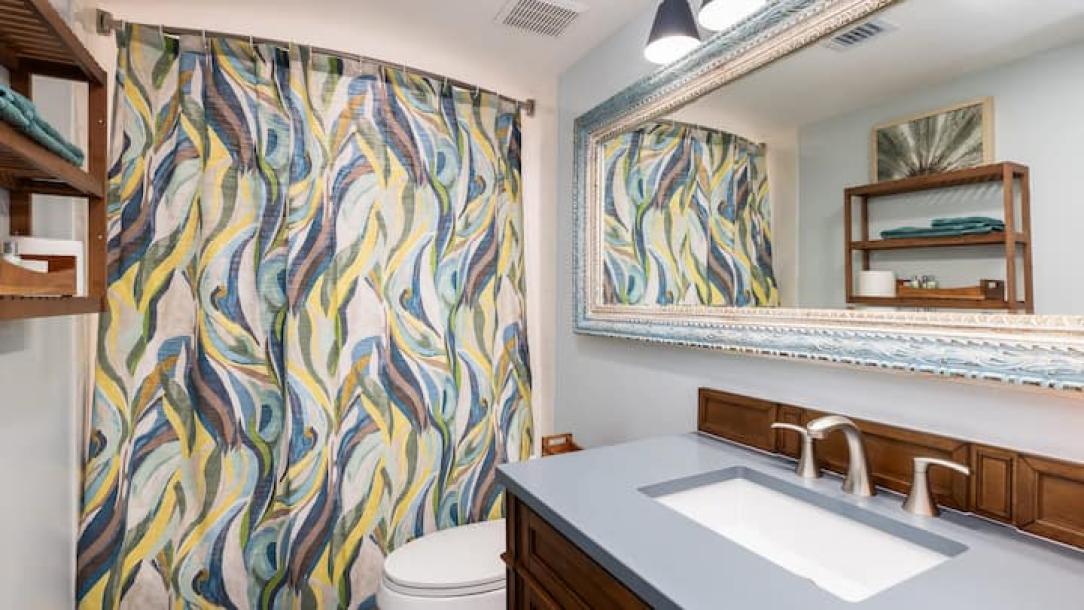 Entire condo in Tavernier, Florida 5 guests2 bedrooms4 beds2 baths-1