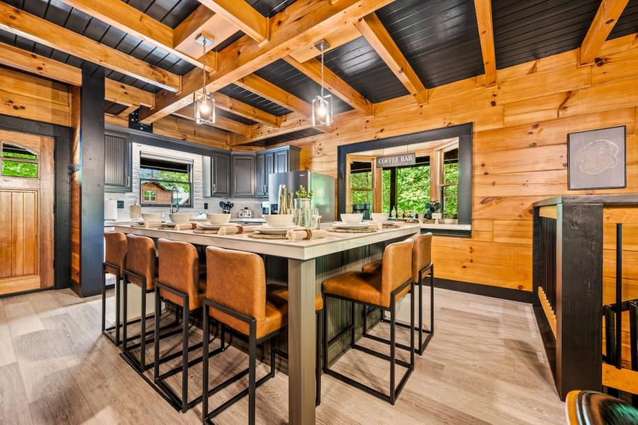 Entire cabin in Sevierville, Tennessee 8 guests2 bedrooms5 beds2.5 baths-15