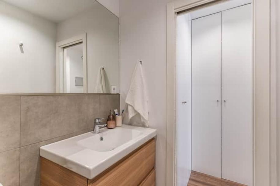Entire rental unit in Madrid, Spain 2 guests1 bedroom1 bed1 bath-5