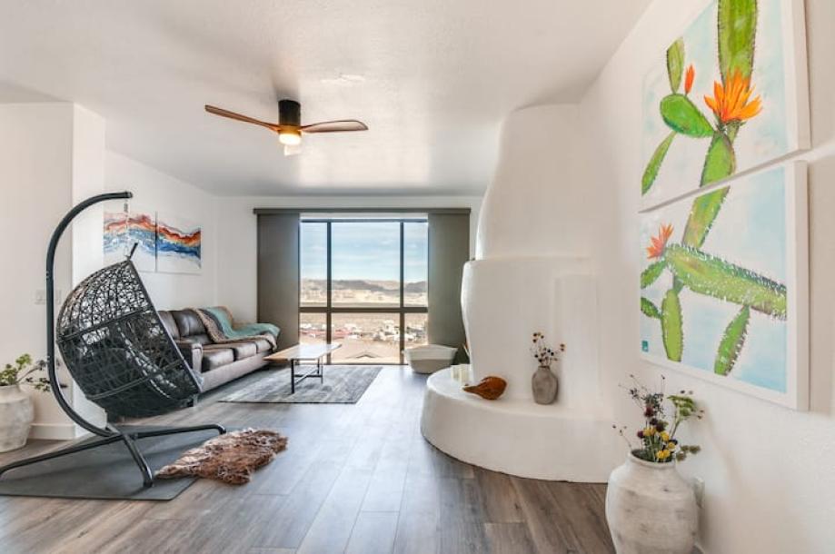 Entire townhouse in Page, Arizona 6 guests2 bedrooms3 beds2.5 baths-16