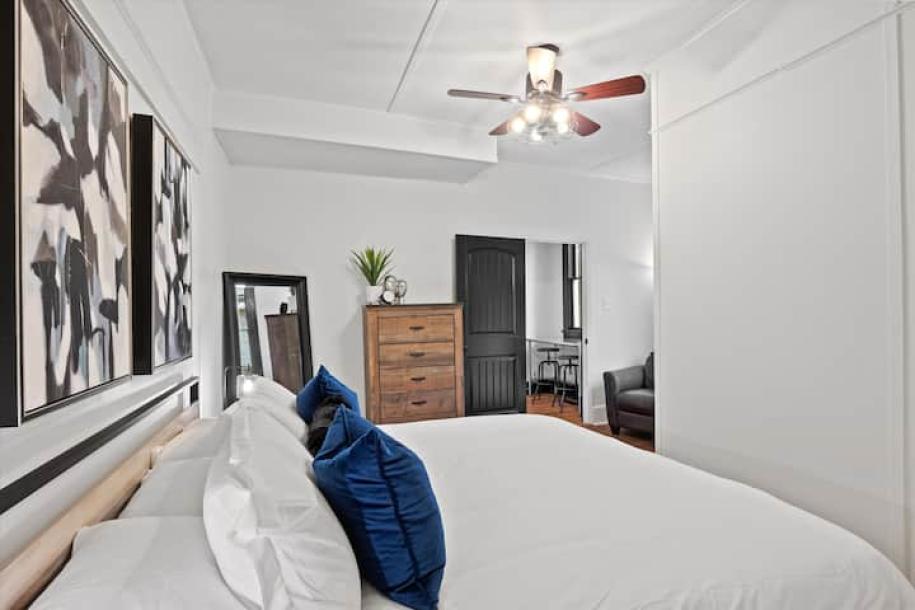 Entire serviced apartment in Raleigh, North Carolina 2 guests1 bedroom1 bed1 bath-7