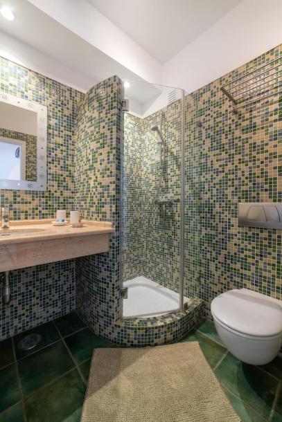 Entire rental unit in Carvoeiro, Portugal 4 guests2 bedrooms3 beds2 baths-3