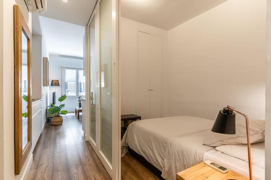 Entire rental unit in Madrid, Spain 2 guests1 bedroom1 bed1 bath-8