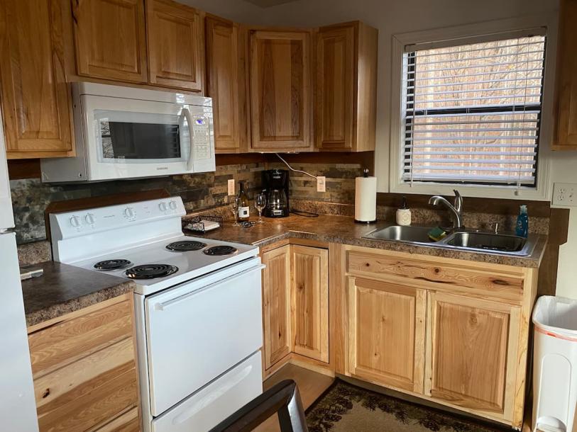 Entire cabin in Robbinsville, North Carolina 6 guests2 bedrooms3 beds1 bath-11