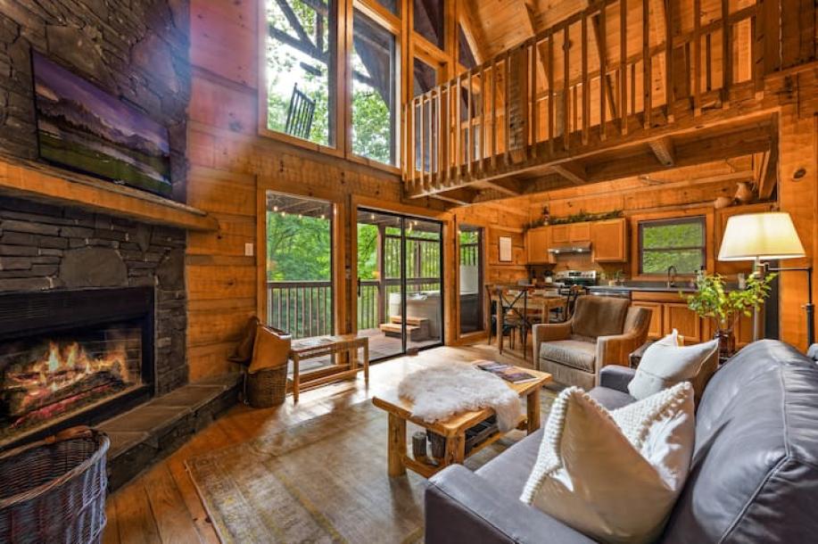 Entire cabin in Sevierville, Tennessee 5 guests2 bedrooms3 beds2 baths-12