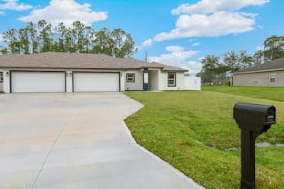 All new, lovely, spacious 3bd/2bth unit sleeps 8!-16