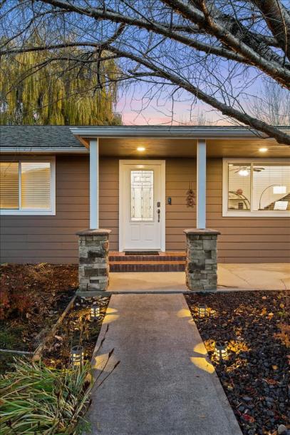 Entire home in Lolo, Montana 6 guests3 bedrooms3 beds2.5 baths-15