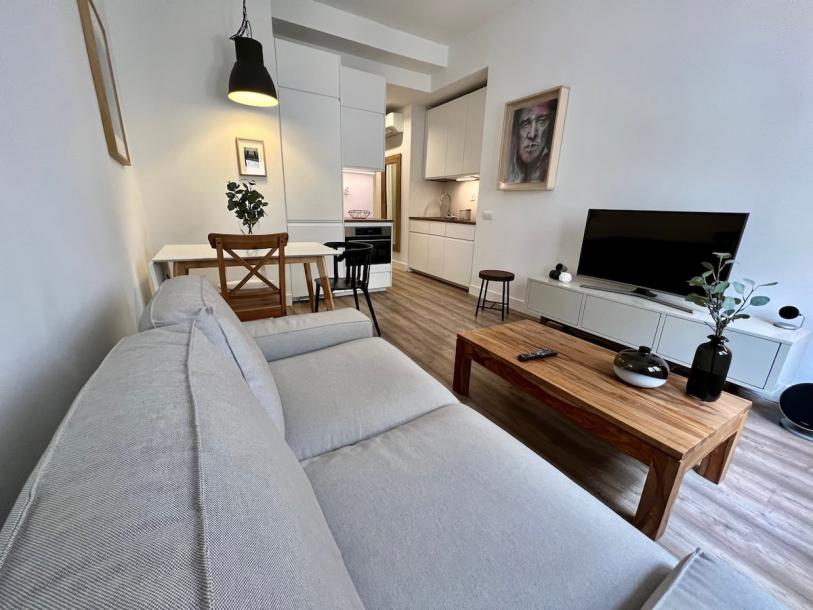 Entire rental unit in Madrid, Spain 2 guests1 bedroom1 bed1 bath-0