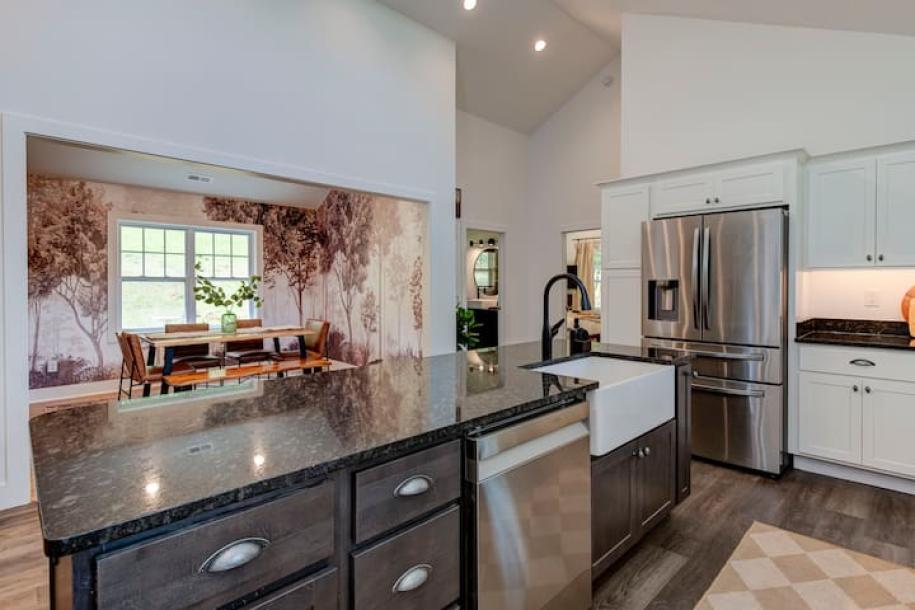 Entire home in Asheville, North Carolina 5 guests2 bedrooms3 beds2 baths-8