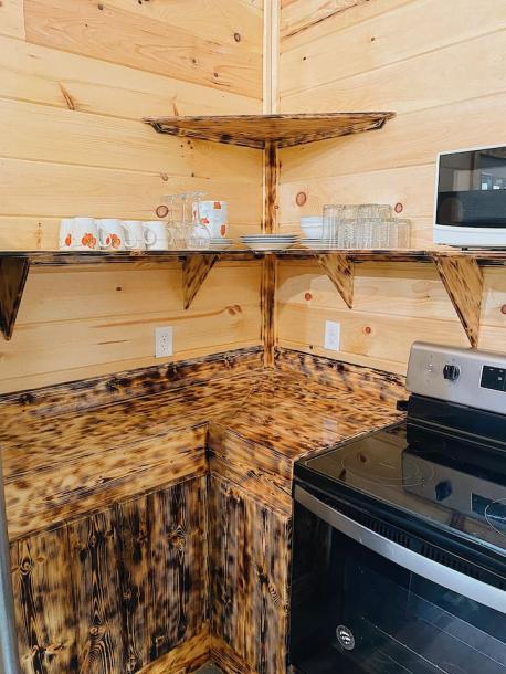 Entire cabin in Mckee, Kentucky 6 guests2 bedrooms4 beds1 bath-11