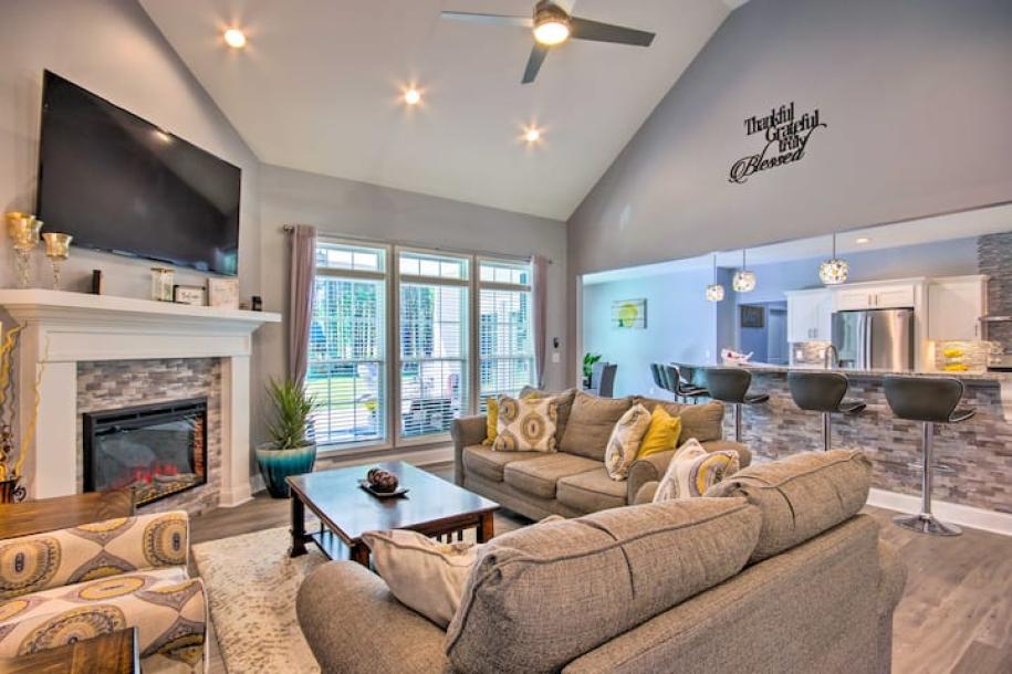Entire home in Hopkins, South Carolina 6 guests2 bedrooms2 beds2.5 baths-18