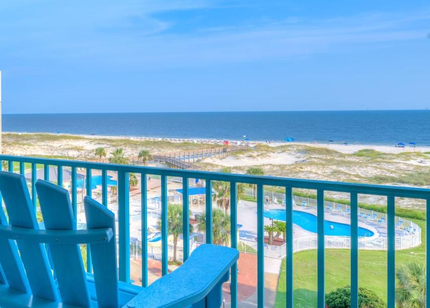 Entire condo in Gulf Shores, Alabama 6 guests2 bedrooms3 beds2 baths-0