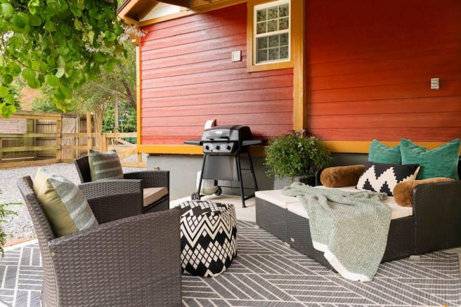 Entire home in Asheville, North Carolina 4 guests2 bedrooms3 beds1 bath-1