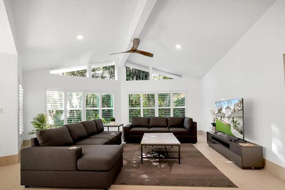 Elegant Waterside Haven - 3BR Pool House-9