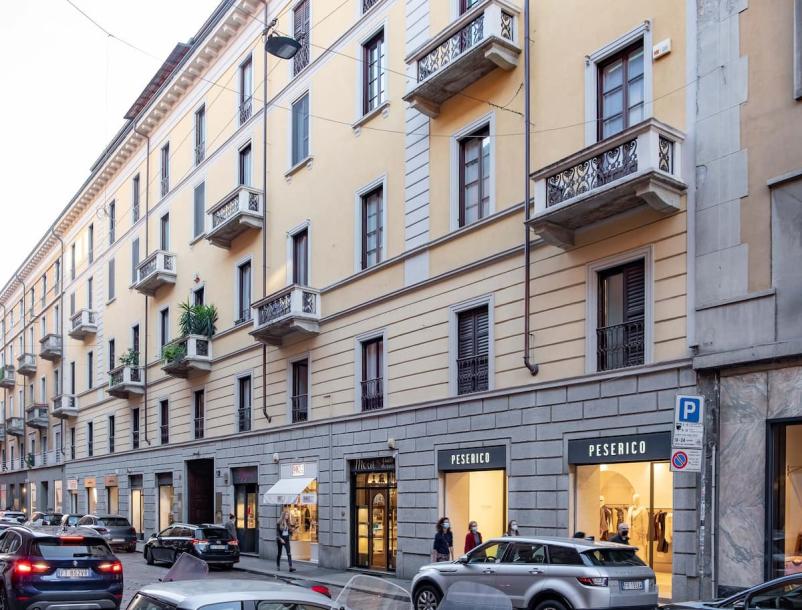 Entire rental unit in Milano, Italy 2 guests1 bedroom1 bed1 bath-1