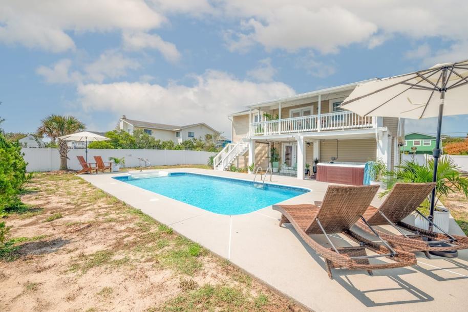 Entire home in Virginia Beach, Virginia 13 guests5 bedrooms7 beds3 baths-0