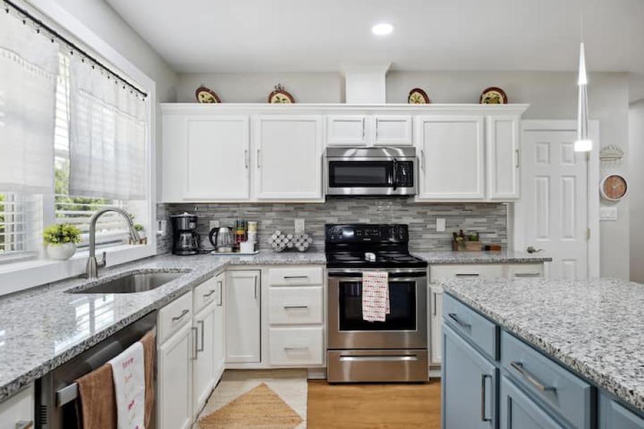 Entire home in Charlotte, North Carolina 10 guests4 bedrooms4 beds3 baths-3