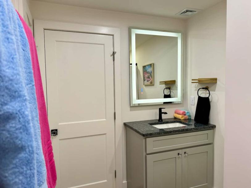 Entire guesthouse in Brewster, Massachusetts 2 guests1 bedroom2 beds1 bath-4