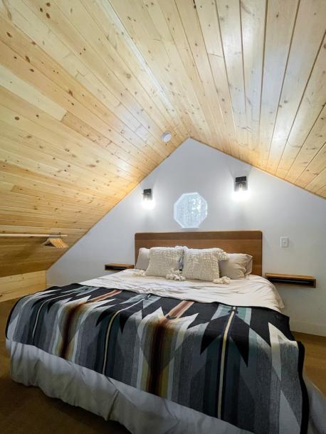 Entire cabin in Columbia Falls, Montana 6 guests2 bedrooms3 beds1 bath-4