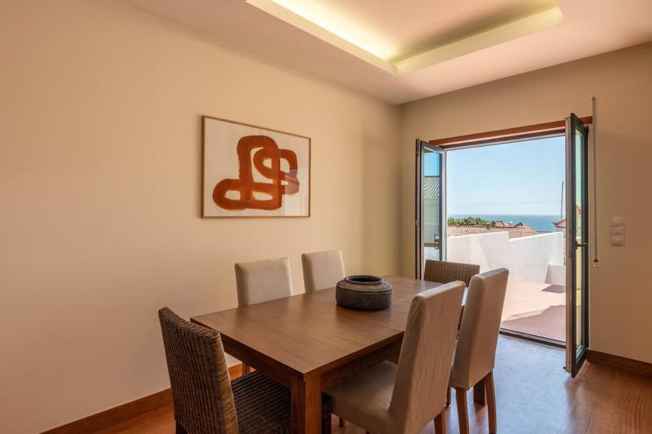 Entire home in Colares, Portugal 6 guests3 bedrooms4 beds1.5 baths-17