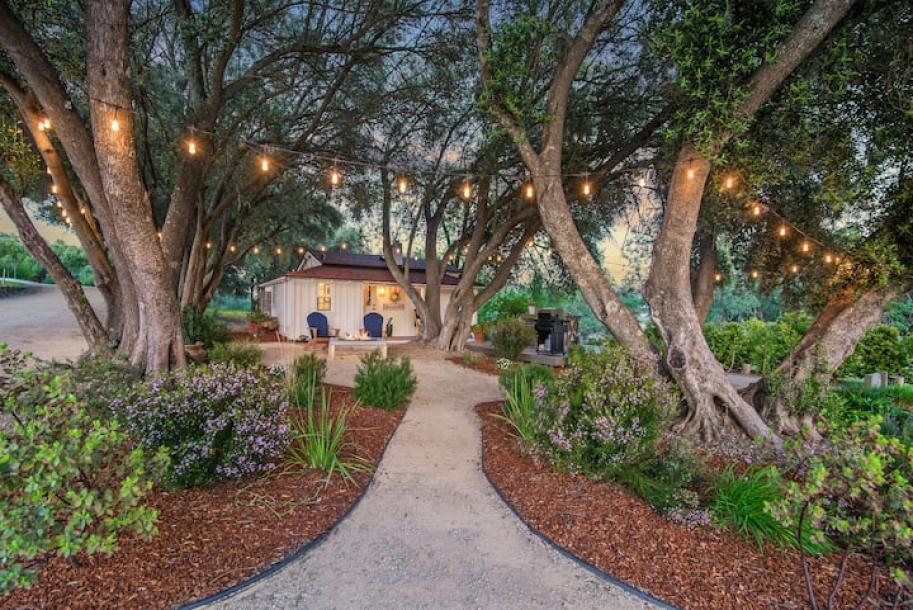 Entire cottage in Paso Robles, California 2 guests1 bedroom1 bed1 bath-3