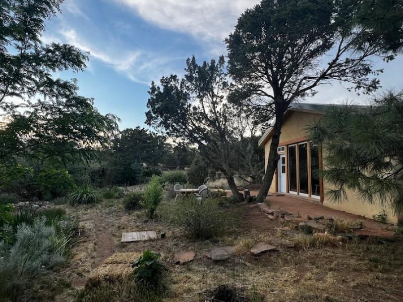 Entire guesthouse in Santa Fe, New Mexico 2 guests1 bedroom2 beds1 bath-0