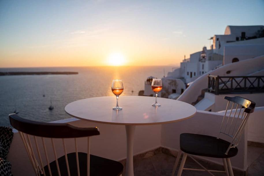Cycladic home in Oia, Greece 5 guests2 bedrooms2 baths-0