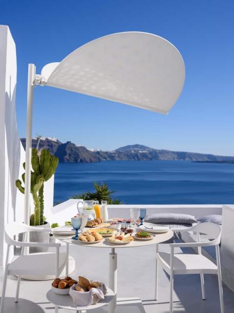 Cave in Thira, Greece 4 guests2 bedrooms3 beds2 baths-1