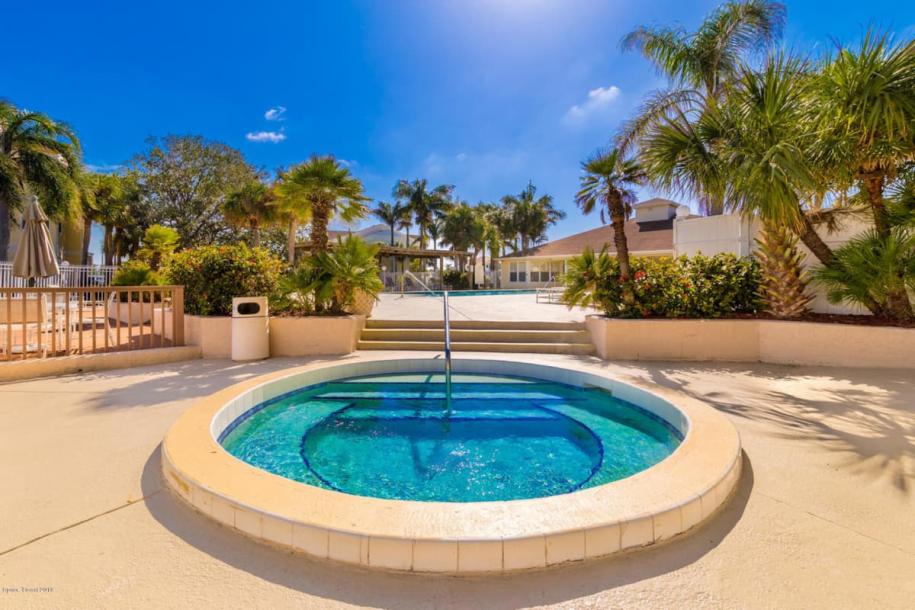 Luxury Beachside Condo · Half Mile from Beach-14