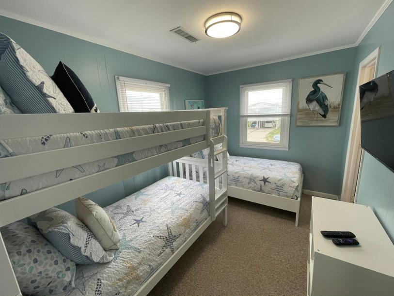 Entire home in Surf City, North Carolina 7 guests2 bedrooms5 beds1 bath-2