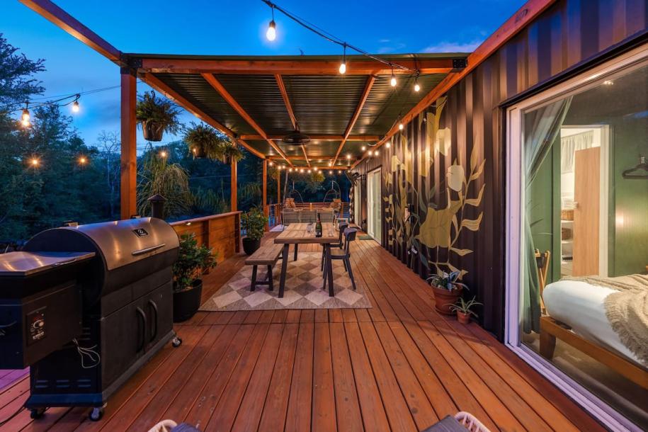 Shipping container in Austin, Texas 2 guests1 bedroom1 bed1 bath-4