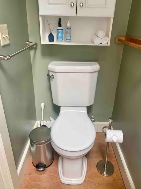 Entire cottage in Vashon, Washington 3 guests1 bedroom1 bed1 bath-10