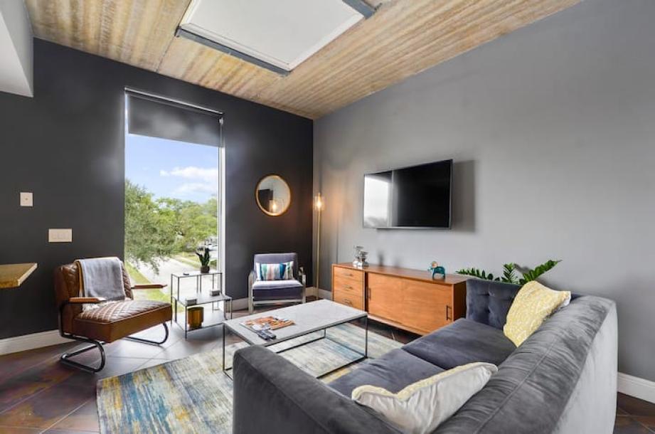 Entire loft in Orlando, Florida 2 guests1 bedroom2 beds1 bath-10