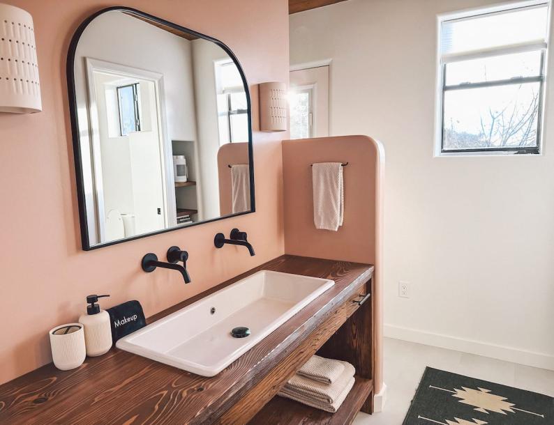 Entire rental unit in Nevada City, California 4 guests1 bedroom3 beds1 bath-13