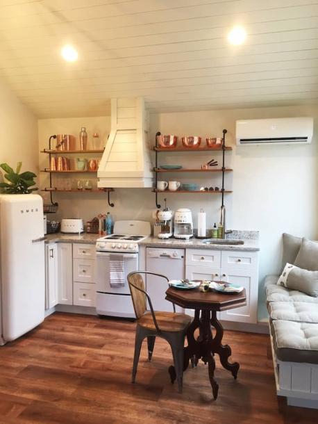 Treehouse in West Columbia, South Carolina 2 guests1 bedroom1 bed1 bath-16