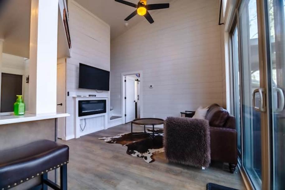 Tiny home in Tracy City, Tennessee 6 guests3 bedrooms2 beds2 baths-16