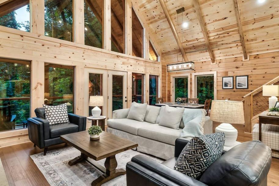 Entire cabin in Sevierville, Tennessee 12 guests3 bedrooms7 beds3 baths-10