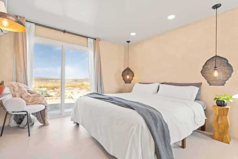 Entire home in Joshua Tree, California 4 guests1 bedroom3 beds1 bath-4