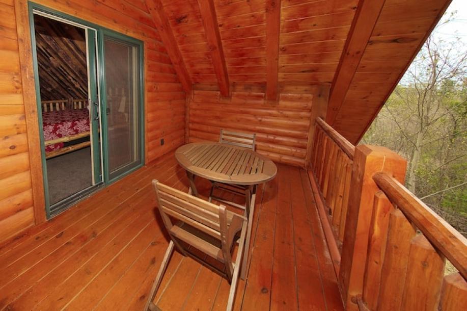 Entire cabin in Logan, Ohio 4 guests1 bedroom2 beds1 bath-13