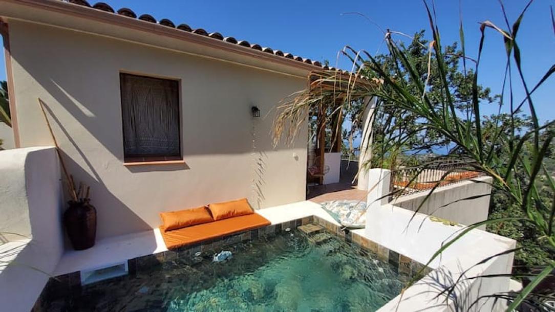Entire villa in Pigna, France 3 guests1 bedroom1 bed1 bath-0