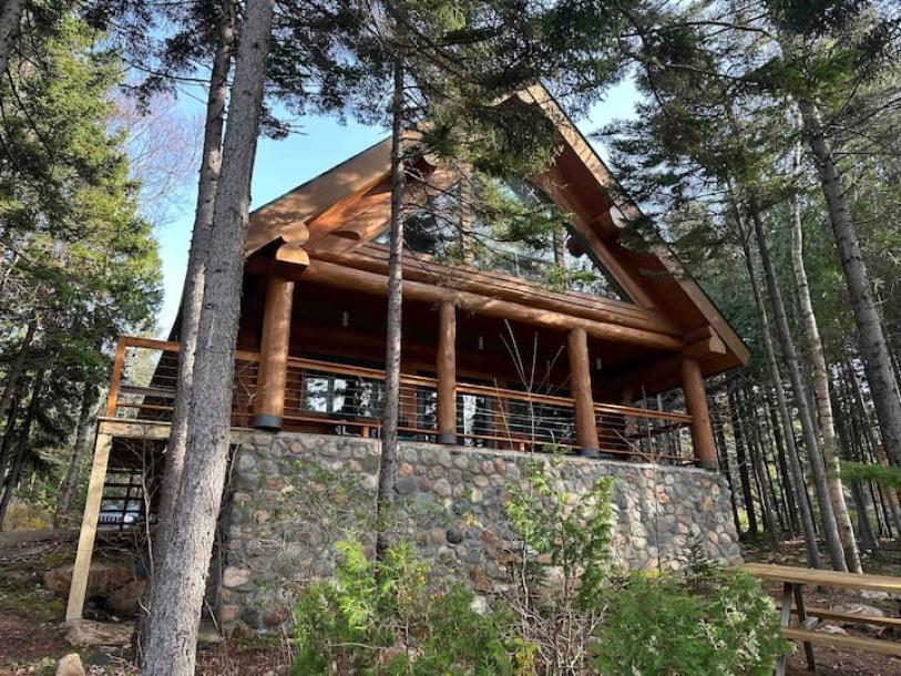 Entire chalet in Gouldsboro, Maine 6 guests1 bedroom3 beds2 baths-0