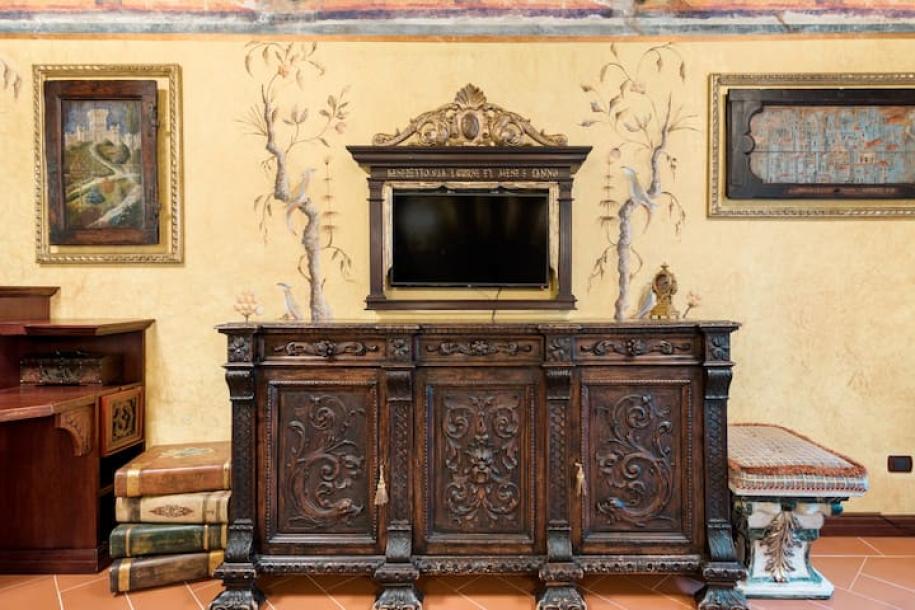 Entire rental unit in Florence, Italy 3 guests1 bedroom2 beds2 baths-15