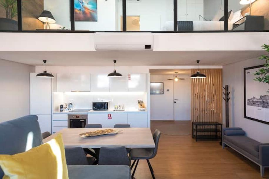 Entire rental unit in Porto, Portugal 4 guests1 bedroom2 beds2 baths-12