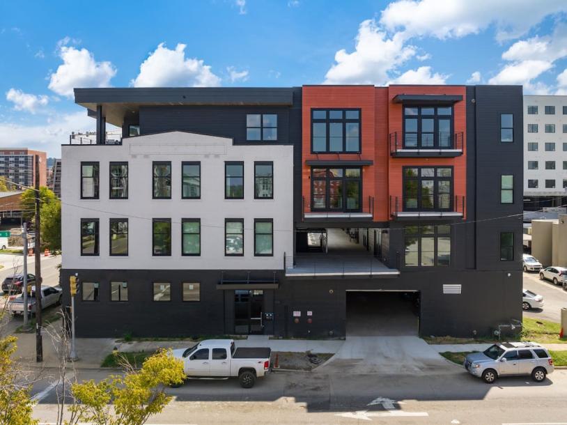 Entire condo in Birmingham, Alabama 2 guests1 bedroom1 bed1 bath-0