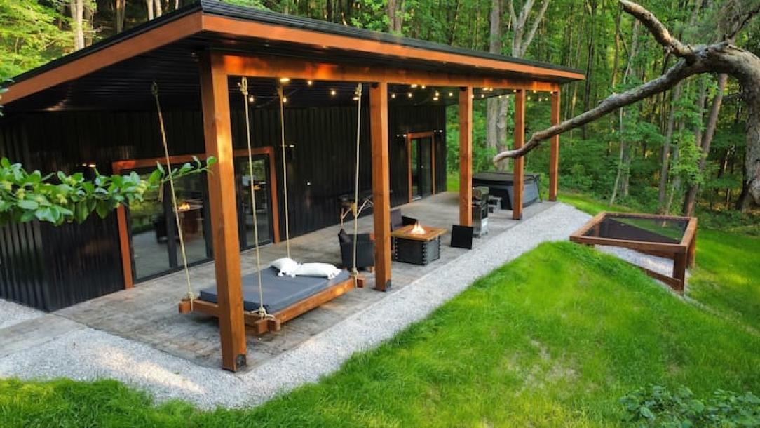 Entire cabin in Laurelville, Ohio 2 guests1 bedroom1 bed1 bath-3